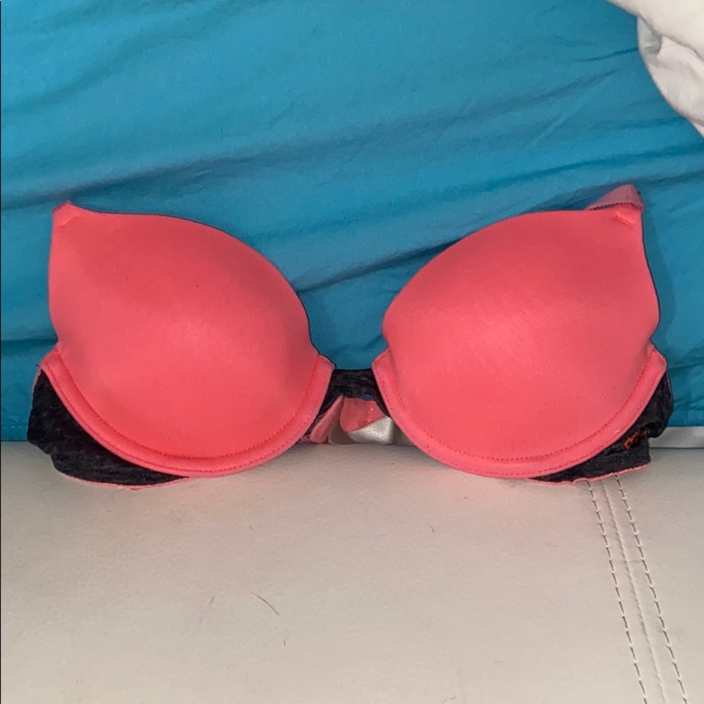 Neon orange VS bra